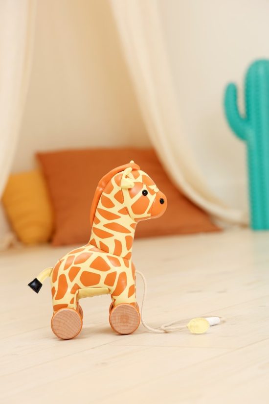 Baby To Love Gina the Pull Along Giraffe 12m+